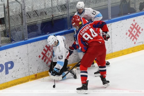 ФОТОФАКТ: Товарищеский матч "Динамо-Минск" - ЦСКА ФОТОФАКТ: Товарищеский матч "Динамо-Минск" - ЦСКА