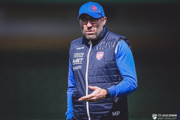 Шкурин уже не в первой команде «Ракува» – сигналом стало удаление из коллективного чата. Тренеры так и не объяснили, за что форварда сослали в Д4