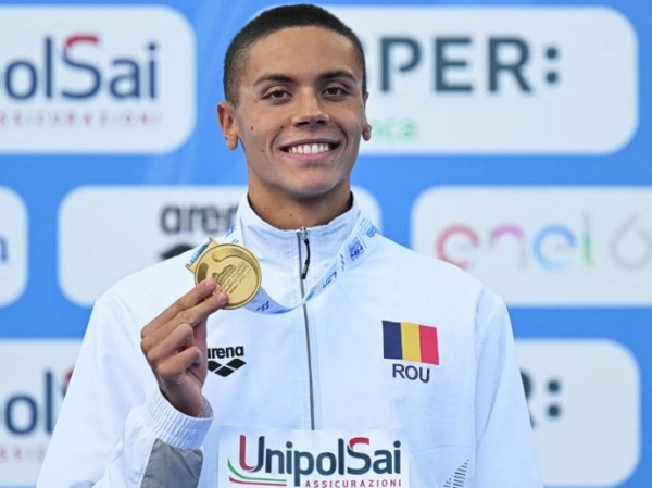 Разное.  ЧЕ-2022 в Риме. 17-летний румын Давид Попович установил рекорд мира на 100 м кролем, побив достижение 2009 года
 