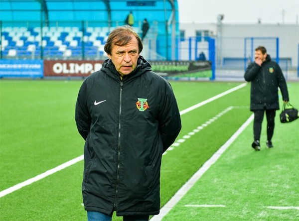 Ох, похоже, Гончаренко снова прокинули с работой в России. Тренер, которого будто бы должен был сменить беларус, заявил, что как раз выпивает с ним