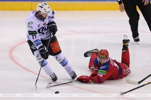 ФОТОФАКТ: Минская "Юность" уступила "Динамо-Молодечно" со счетом 2:3