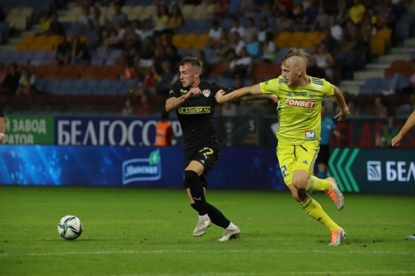 Футбол.  "Шахтер" нанес поражение БАТЭ и единолично возглавил таблицу высшей лиги
  