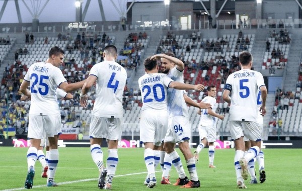 Футбол. Киевское "Динамо" в дополнительное время одержало волевую победу над "Штурмом" и вышло в раунд плей-офф Лиги чемпионов
Футбол. Киевское "Динамо" в дополнительное время одержало волевую победу над "Штурмом" и вышло в раунд плей-офф Лиги чемпионов