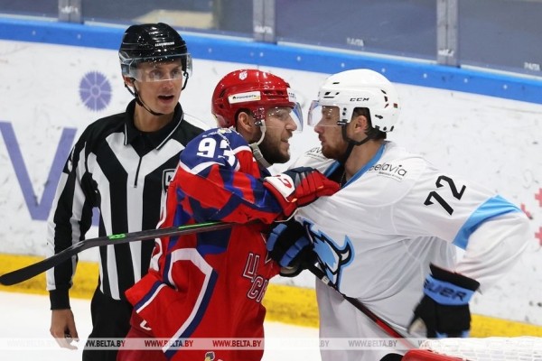 ФОТОФАКТ: Товарищеский матч "Динамо-Минск" - ЦСКА ФОТОФАКТ: Товарищеский матч "Динамо-Минск" - ЦСКА