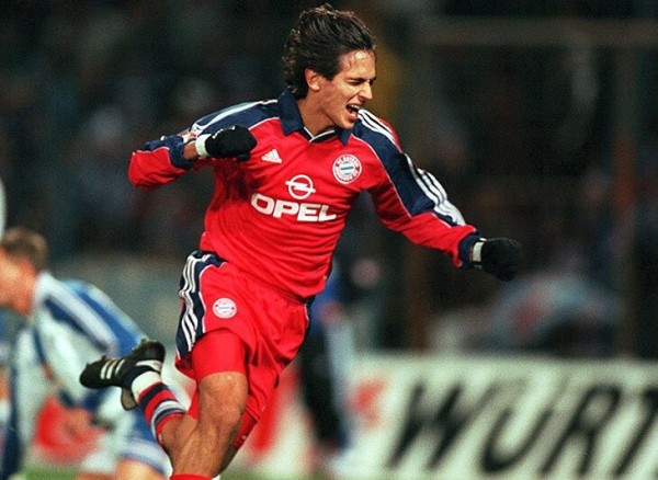 Санта Крусу уже 41, а он все еще забивает суперголы – в топ-лиге Парагвая. Правда, фаны родного клуба считают его предателем