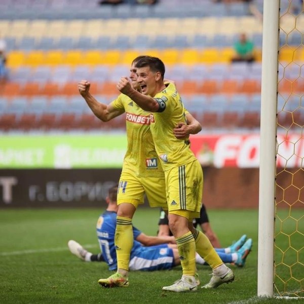 Футбол. Чемпионат Беларуси. Двоевластие "Шахтера" и БАТЭ, провал "Гомеля" — в полной картине 18-го тура
Футбол. Чемпионат Беларуси. Двоевластие "Шахтера" и БАТЭ, провал "Гомеля" — в полной картине 18-го тура