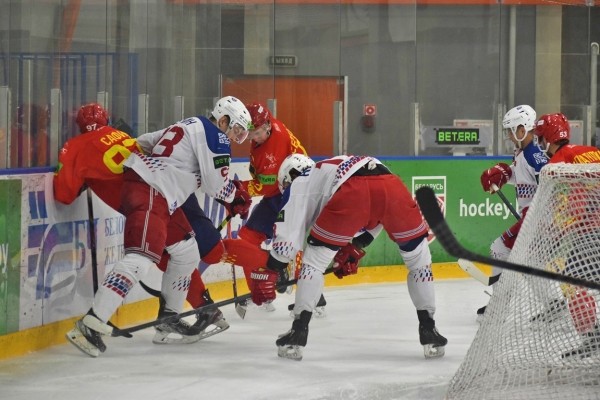 Хоккей.  Кубок Салея. "Юность" одержала первую победу на турнире
 