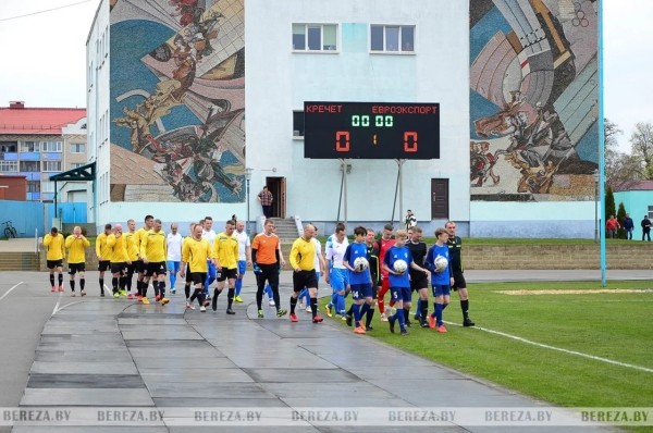 В футболе у Чижа было не только «Динамо», но и клуб в райцентре – через него прошли игроки, которых вы точно знаете (сейчас в сборной, высшей лиге, за рубежом)