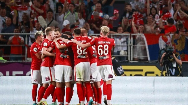 Футболисты московского "Спартака" победили "Крылья Советов" в матче Кубка России