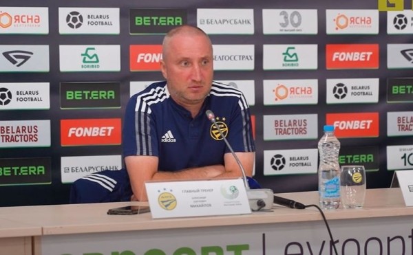 Футбол.  Александр Михайлов о фразе Капского о четырех матчах: я такой задачи не слышал
  