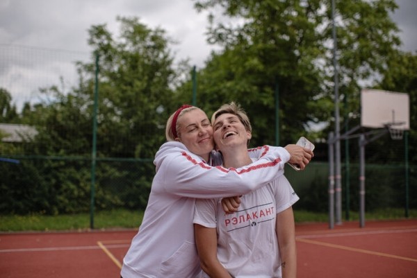 Топовая баскетболистка провела фантастическое лето: гоняла на авто по Европе и встречалась с беларусами, уехавшими с Родины из-за репрессий, – вот кого она увидела Топовая баскетболистка провела фантастическое лето: гоняла на авто по Европе и встречалась с беларусами, уехавшими с Родины из-за репрессий, – вот кого она увидела