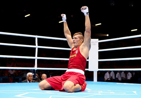 Усик и Джошуа 10 лет назад выиграли Олимпиаду. Украинец перед этим чуть не закончил с боксом, а англичанин мог сесть за наркоторговлю