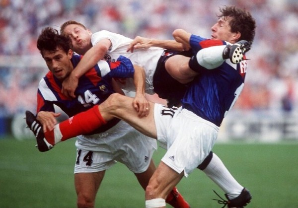 Дэвид Бэтти – культовый герой АПЛ. Его считали головорезом, а он был отличным игроком – хоть и недолюбливал футбол