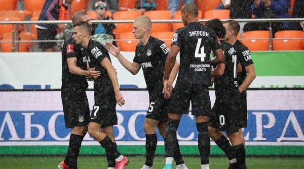 Футбол.  "Урал" добыл первую победу в сезоне под руководством Виктора Гончаренко
 