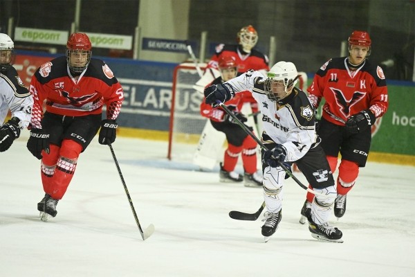 Хоккей.  "Ястребы" побыграли "Белсталь" и завоевали кубок Цыплакова
 