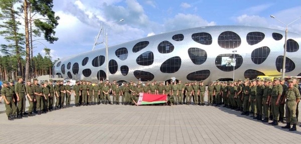 Минобороны забросило солдат в будущее – смотреть важнейший матч чемпионата Беларуси. Фотопруфы с КЗ прилагаются