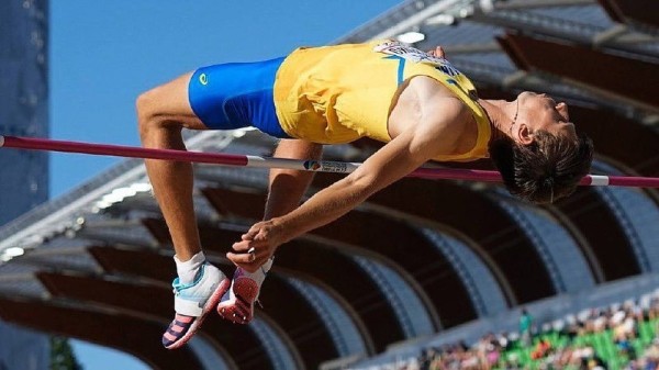 Желал беларусам победы в 2020-м, попал в оккупацию под Херсоном, но взял медаль на ЧМ. Топ-прыгун из Украины – о пофигизме Недосекова и о том, когда снимать санкции в спорте