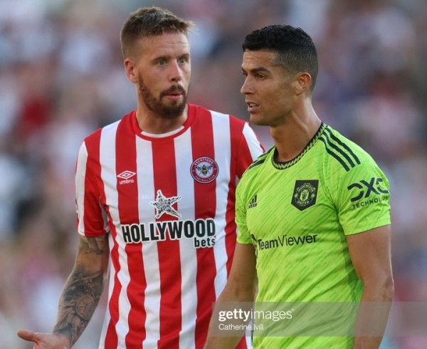 Футбол. Чемпионат Англии. "Манчестер Юнайтед" с Роналду в стартовом составе был "всухую" разгромлен "Брентфордом"
Футбол. Чемпионат Англии. "Манчестер Юнайтед" с Роналду в стартовом составе был "всухую" разгромлен "Брентфордом"