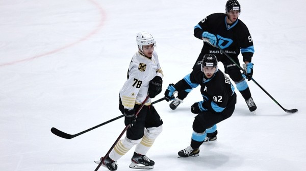 Хоккеисты минского "Динамо" обыграли "Адмирал" в товарищеском матче