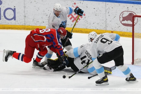 ФОТОФАКТ: Товарищеский матч "Динамо-Минск" - ЦСКА ФОТОФАКТ: Товарищеский матч "Динамо-Минск" - ЦСКА