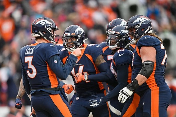 Хэмилтон ворвался в крупнейшую сделку США по покупке спортивной команды: $4,65 млрд за клуб НФЛ, что 5 лет без плей-офф Хэмилтон ворвался в крупнейшую сделку США по покупке спортивной команды: $4,65 млрд за клуб НФЛ, что 5 лет без плей-офф