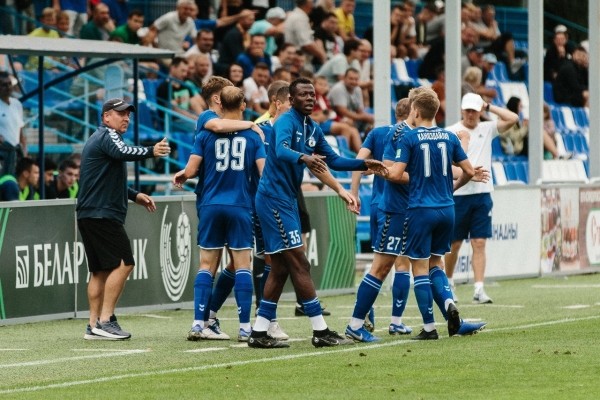 Рассказывал про африканцев с тарелкой каши на голове, зазывал к себе молодежь после разгрома от БАТЭ. Высшая лига потеряла (пока) яркого спикера