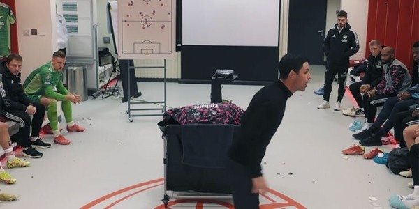 Как конфликт Артеты и Обамеянга выглядел изнутри? Фрагмент из документалки про «Арсенал»