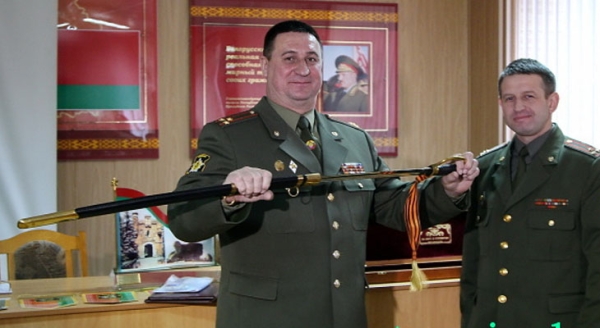 «Пятки вместе, носки врозь – прямолинейный вышколенный солдафон». Работник АБФФ – о том, понимает ли Базанов в футболе