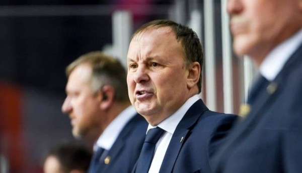 После провала на ЧМ-2021 Захаров угодил в опалу: больше года не мог найти работу, в итоге вернулся в родной клуб, чтобы начать с самых низов