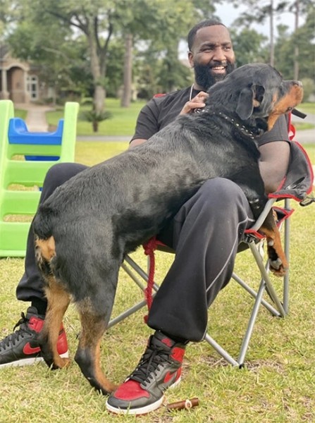 🐶Экс-чемпион НБА поднимает миллионы на французских бульдогах. Он утверждает, что цена на щенка доходит до 500 тысяч долларов