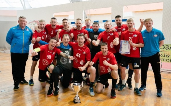 В Беларуси почти не осталось клубов с национальным колоритом в названии: по два в футболе и гандболе, плюс в баскете и американском футболе – и, кажется, всё