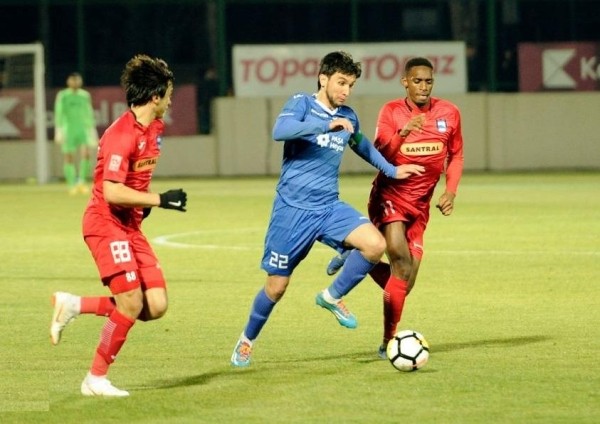 Футбол. Чемпионат Азербайджана. "Сумгаит" Алексея Баги смог заработать очко в матче с "Зирей"
Футбол. Чемпионат Азербайджана. "Сумгаит" Алексея Баги смог заработать очко в матче с "Зирей"