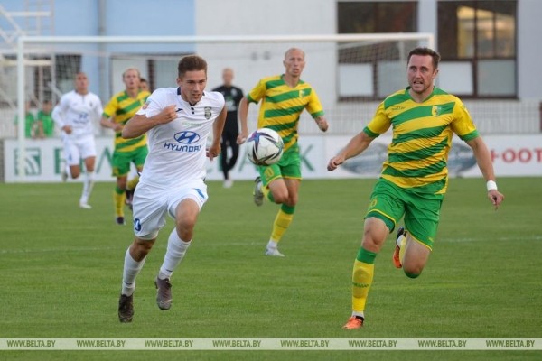 ФОТОФАКТ: Футболисты гродненского "Немана" на своем поле одолели "Ислочь"