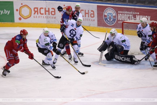 ФОТОФАКТ: Минская "Юность" уступила "Динамо-Молодечно" со счетом 2:3