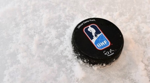 Хоккей. Глава ИИХФ Люк Тардиф: сборные России и Беларуси не будут допущены на международные турниры следующего сезона
Хоккей. Глава ИИХФ Люк Тардиф: сборные России и Беларуси не будут допущены на международные турниры следующего сезона