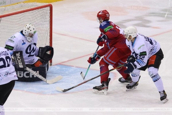 ФОТОФАКТ: Минская "Юность" уступила "Динамо-Молодечно" со счетом 2:3