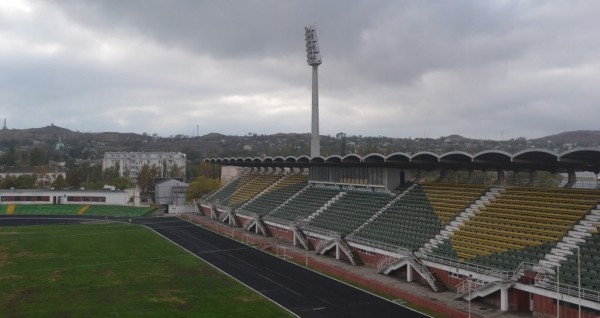 Беларус из академии «Леванте» нашел клуб в Крыму, причем в самое интересное время: там взрываются военные объекты и вообще война рядом, а россияне бегут