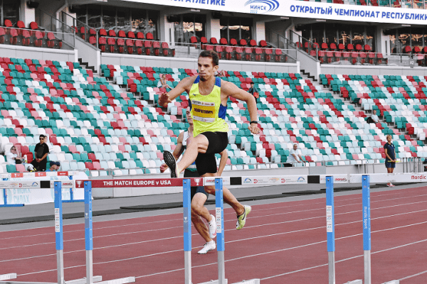 На трибунах ЧБ по легкой атлетике царила пустота – Недосеков хотел тысяч зрителей, но они остались на топ-турнирах (там и дожди нипочем)