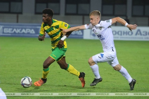 ФОТОФАКТ: Футболисты гродненского "Немана" на своем поле одолели "Ислочь"