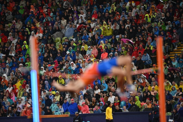 На трибунах ЧБ по легкой атлетике царила пустота – Недосеков хотел тысяч зрителей, но они остались на топ-турнирах (там и дожди нипочем)