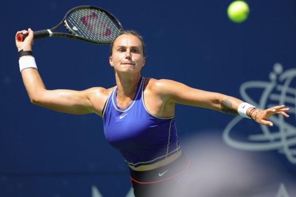 В 2022-м Соболенко доминирует по ряду показателей, но от этого только опускается в рейтинге. Главные проблемы – подача и безволие