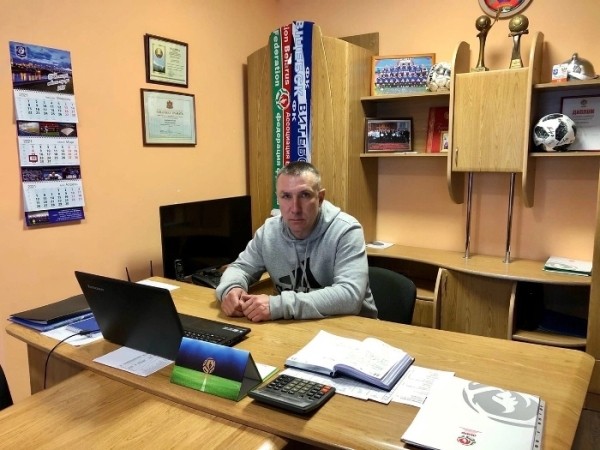 Футбол. Николай Вайтюховский: наши возможности очень ограничены. Ясинский пришел в "Витебск" не с целью заработать
Футбол. Николай Вайтюховский: наши возможности очень ограничены. Ясинский пришел в "Витебск" не с целью заработать