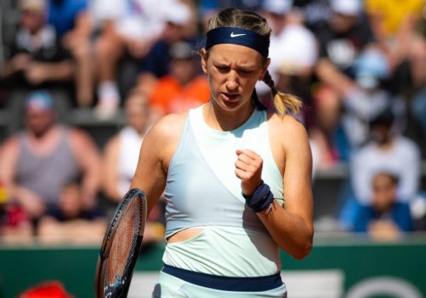 Теннис. Виктория Азаренко в двух сетах обыграла Даяну Ястремскую и вышла во второй круг турнира ВТА в Вашингтоне
Теннис. Виктория Азаренко в двух сетах обыграла Даяну Ястремскую и вышла во второй круг турнира ВТА в Вашингтоне