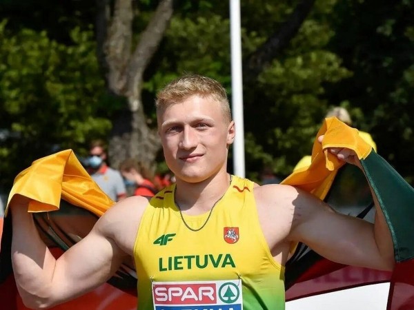 Летние виды.  Литовский метатель диска Миколас Алекна выиграл чемпионат Европы с рекордом соревнований
 