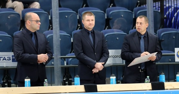 «В личных диалогах игроки выражали поддержку народу, некоторые мелькали на акциях». Чем сейчас живут люди, бывшие частью фан-сектора на «Минск-Арене» «В личных диалогах игроки выражали поддержку народу, некоторые мелькали на акциях». Чем сейчас живут люди, бывшие частью фан-сектора на «Минск-Арене»