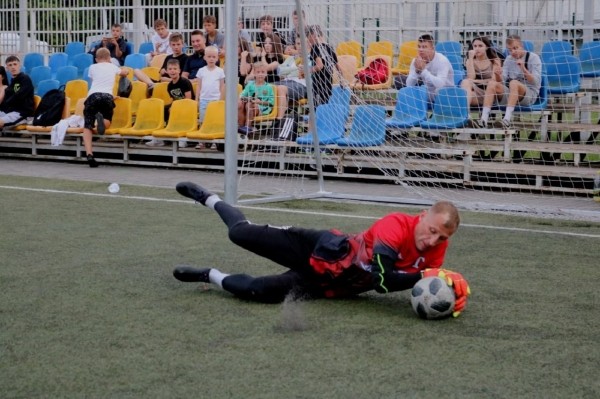 «Наш гонар». Фанаты «Торпедо-БелАЗ» сделали то, что не смогли сделать в клубе – красиво попрощались с Владимиром Бушмой, ставшим легендой Жодино