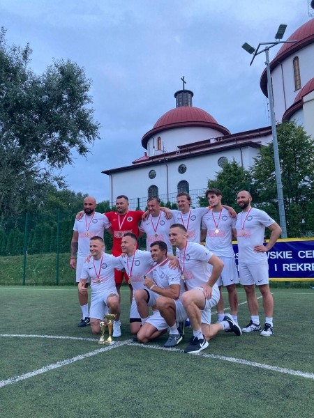 В Варшаве с БЧБ и фаерами прошел Кубок Ивулина: команда БФСС победила по пенальти, Шкурин отказался от лучшего игрока в пользу Хацкевича