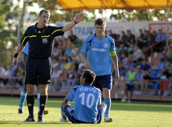 Дарбо – 8-й игрок чемпионата Беларуси за последние 10 лет, кого удалось продать за миллион евро и больше (у БАТЭ 5 таких сделок, у «Шахтера» – 2-я) Дарбо – 8-й игрок чемпионата Беларуси за последние 10 лет, кого удалось продать за миллион евро и больше (у БАТЭ 5 таких сделок, у «Шахтера» – 2-я)