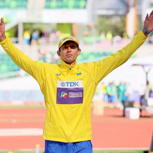 Желал беларусам победы в 2020-м, попал в оккупацию под Херсоном, но взял медаль на ЧМ. Топ-прыгун из Украины – о пофигизме Недосекова и о том, когда снимать санкции в спорте