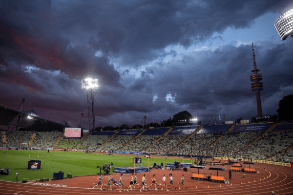 На трибунах ЧБ по легкой атлетике царила пустота – Недосеков хотел тысяч зрителей, но они остались на топ-турнирах (там и дожди нипочем)